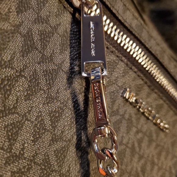 AUTHENTIC Michael Kors crossbody💖 NEW - Picture 11 of 16